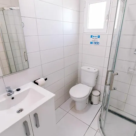 Reyets 4 Bed 3 Bath Private Pool *