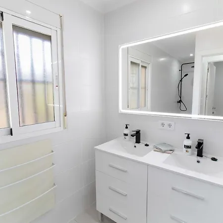 Reyets 4 Bed 3 Bath Private Pool