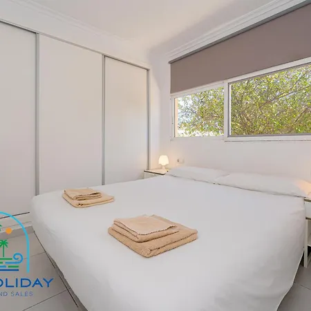 Reyets 4 Bed 3 Bath Private Pool