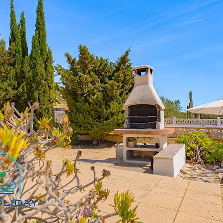 Reyets 4 Bed 3 Bath Private Pool