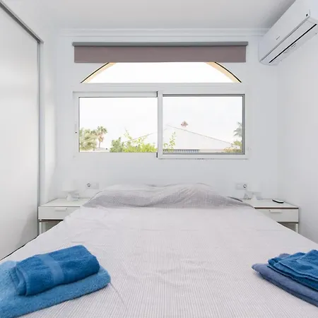 Reyets 4 Bed 3 Bath Private Pool Villa *