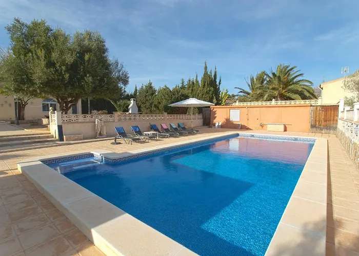 Reyets 4 Bed 3 Bath Private Pool Villa