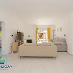 Reyets 4 Bed 3 Bath Private Pool