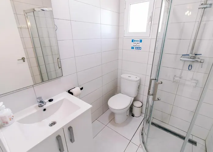 Reyets 4 Bed 3 Bath Private Pool *